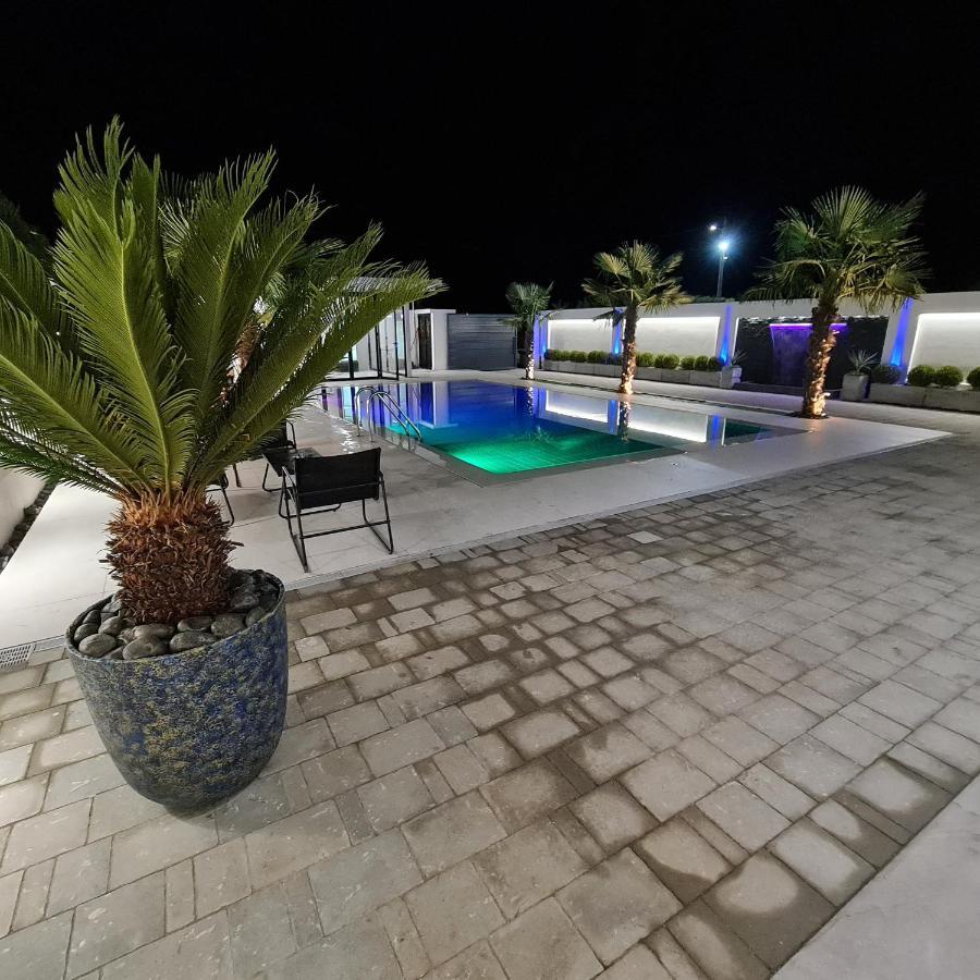 Lt Luxury Villa Rrushkull  Exteriör bild