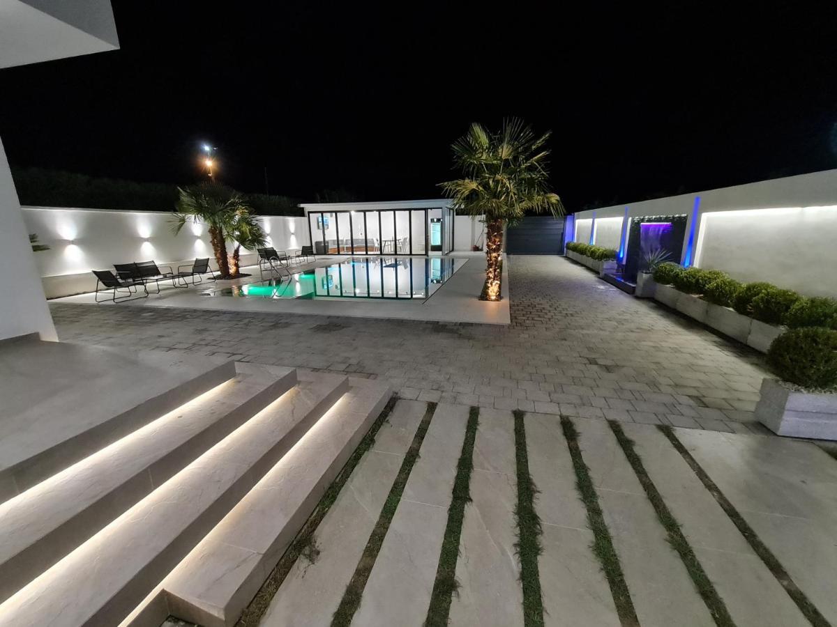 Lt Luxury Villa Rrushkull  Exteriör bild
